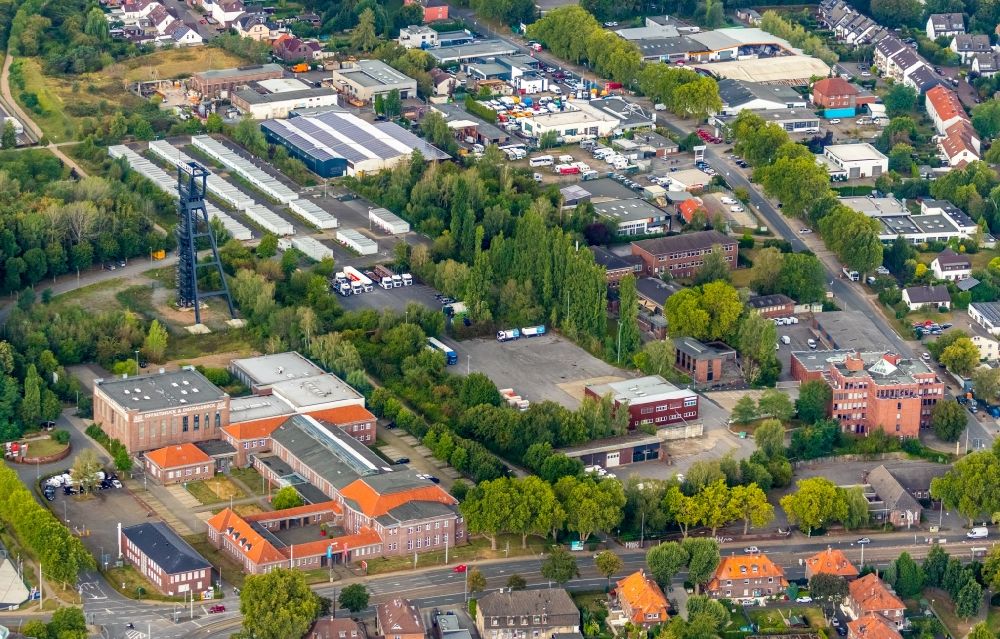 Bochum from the bird's eye view: Office building of Technologie- and Gruenofzentrum Wattenscheid in the Lyrenstrasse in Bochum in the state North Rhine-Westphalia, Germany