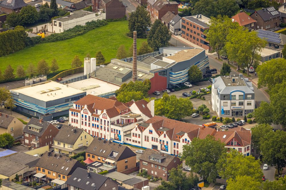 Ahlen from the bird's eye view: Office building on street Zeppelinstrasse in Ahlen in the state North Rhine-Westphalia, Germany