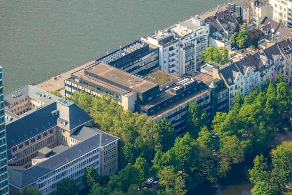 Düsseldorf from the bird's eye view: Office building on Mannesmannufer on shore of rhine in the district Carlstadt in Duesseldorf in the state North Rhine-Westphalia, Germany