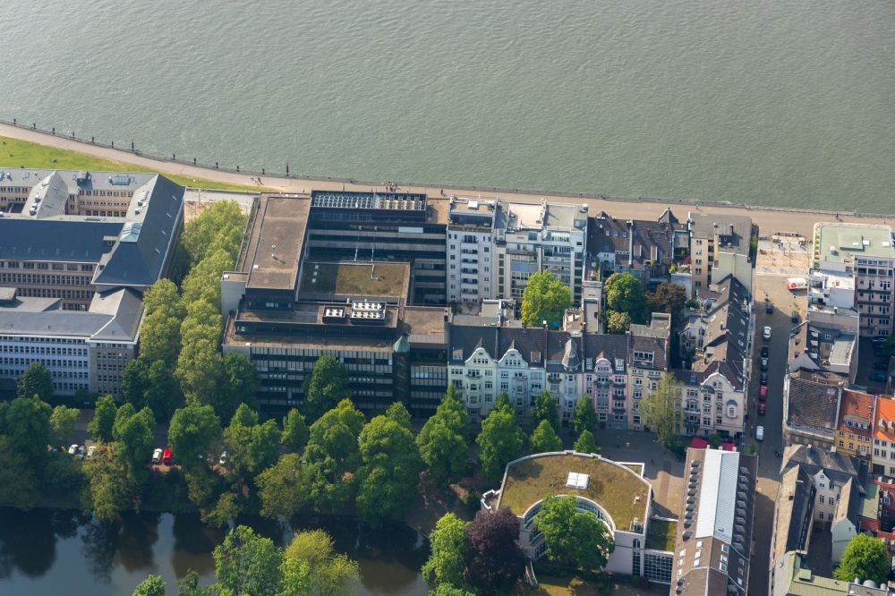 Aerial photograph Düsseldorf - Office building on Mannesmannufer on shore of rhine in the district Carlstadt in Duesseldorf in the state North Rhine-Westphalia, Germany