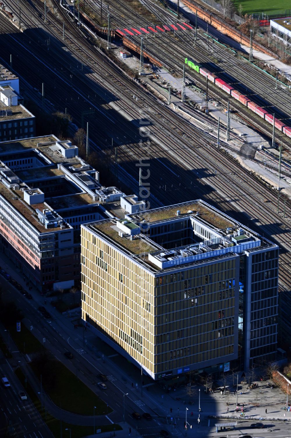 Aerial photograph München - Of the office building Laimer Cube on the corner of Fuerstenrieder - Landsberger Strasse in the district Laim in Munich in the state Bavaria, Germany