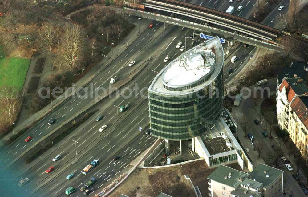 Aerial photograph Berlin - Bürohaus am Halensee am Autobahnzubringer im Bereich des Kurfürstendamm