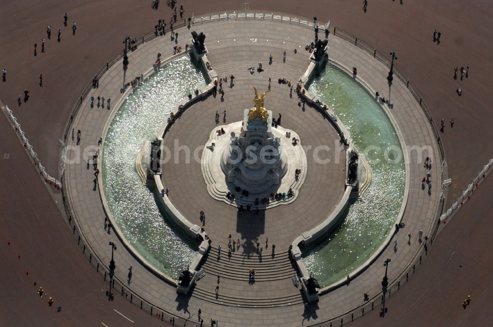 Aerial image London - Victoria Fountain at Buckingham Palace in the city borough of City of Westminster in London