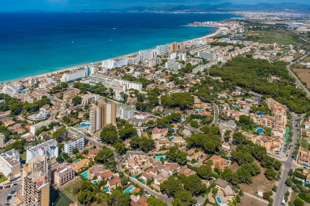 Aerial photograph Palma - Water surface at the bay along the sea coast of the bay of Palma along the Carrer de Marabella in the district Platja de Palma in Palma in Balearic island of Mallorca, Spain