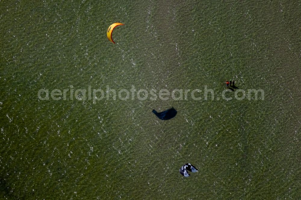 Aerial image Laboe - Water surface at the bay along the sea coast Kiter beim Wassersport in Laboe on the Kiel Fjord in the state Schleswig-Holstein, Germany