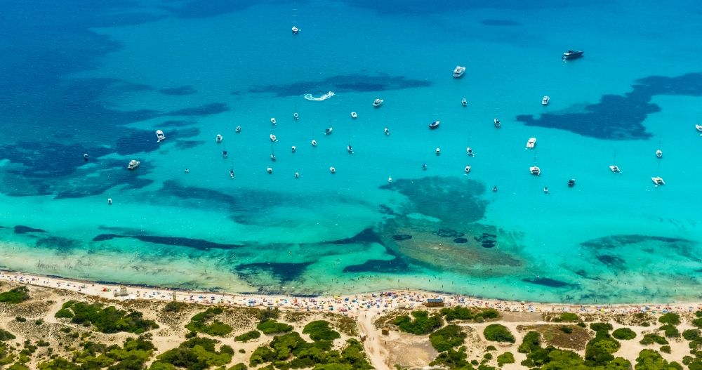Aerial photograph Campos - Water surface at the bay along the sea coast of the beach Platja of Trenc in Campos in Islas Baleares, Spain