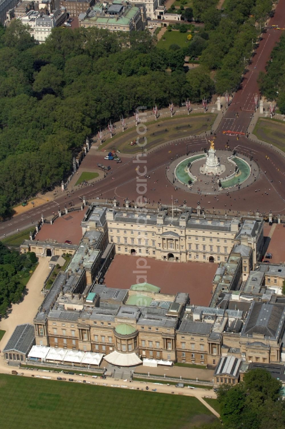 Aerial photograph London - Buckingham Palace is the official residence of the British monarch in London. The palace in the city borough of City of Westminster is in addition to its function as a residence of Queen Elizabeth II and Prince Philip also official state occasions