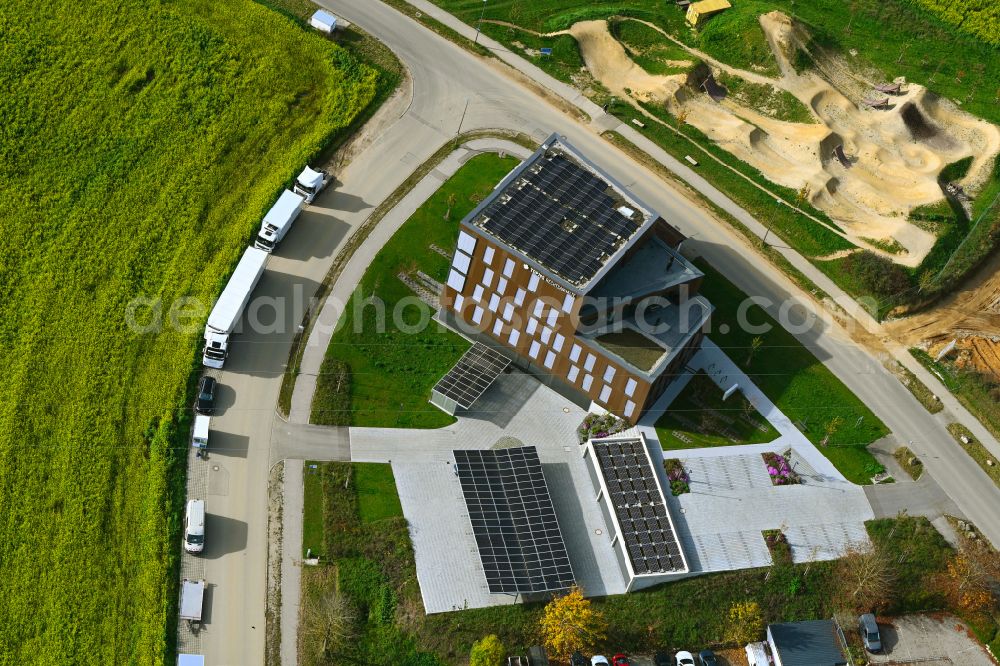 Aerial photograph Pfaffenhofen an der Ilm - Office building TOPJUS Rechtsanwaelte on street Ledererstrasse in Pfaffenhofen an der Ilm in the state Bavaria, Germany