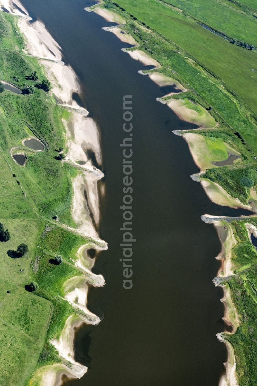 Schönberg from the bird's eye view: Groyne head of the of the River Elbe river course in Schoenberg in the state Saxony-Anhalt, Germany
