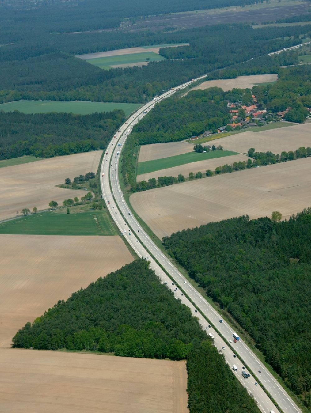 Bispingen from the bird's eye view: View of the autobahn 7 and the European Road 45 near Bispingen in the state Lower Saxony