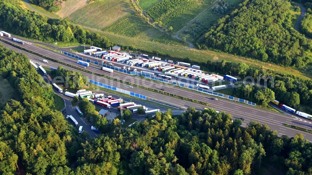 Bad Honnef from above - Bundesautobahn 3, rest area Logebach in the state North Rhine-Westphalia, Germany