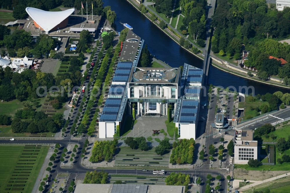Aerial photograph Berlin - Administrative building of the State Authority Bundeskanzleramt - Kanzleramt on Willy-Brandt-Strasse in the district Tiergarten in Berlin, Germany