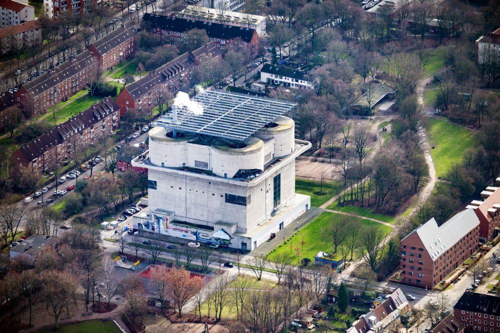 Aerial photograph Hamburg - Bunker building complex made of concrete and steel of Waterkant - Hambug Event & Locations GmbH on Neuhoefer Strasse in the district Wilhelmsburg in Hamburg, Germany