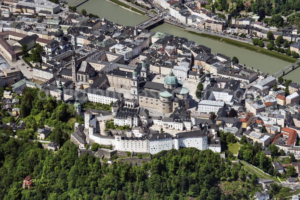 Aerial image Salzburg - Castle of the fortress Festung Hohensalzburg on street Moenchsberg in Salzburg in Austria
