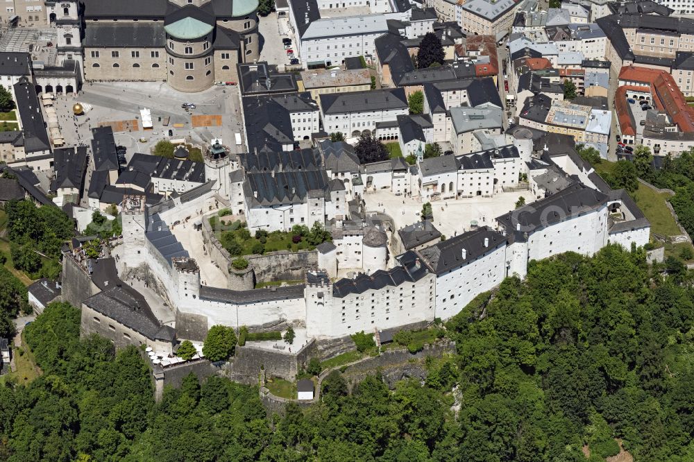 Salzburg from the bird's eye view: Castle of the fortress Festung Hohensalzburg on street Moenchsberg in Salzburg in Austria