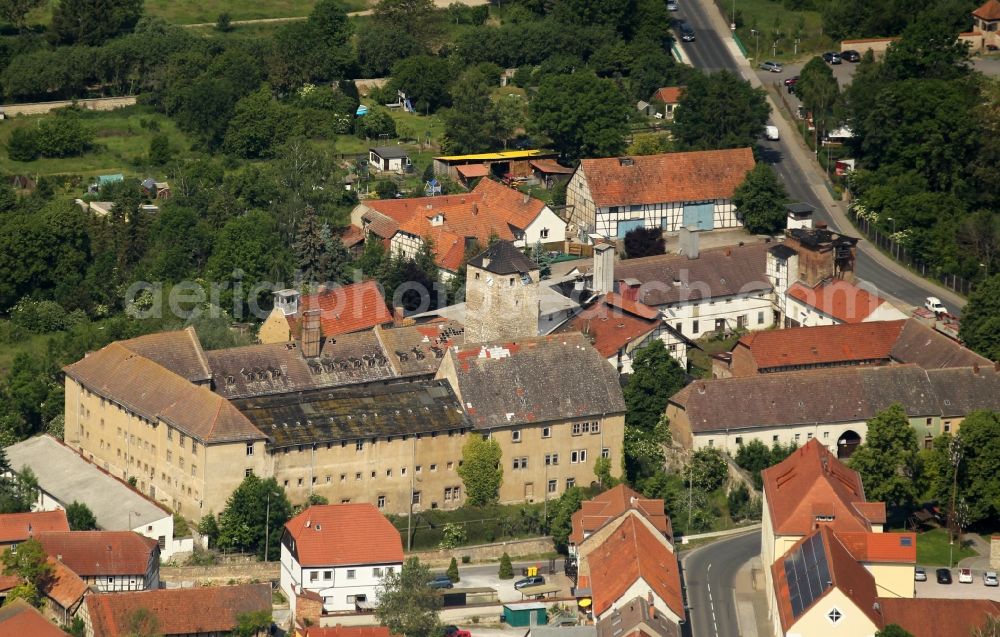 Tonna from the bird's eye view: Castle of the fortress Kettenburg on Burggrabenstrasse in Tonna in the state Thuringia, Germany