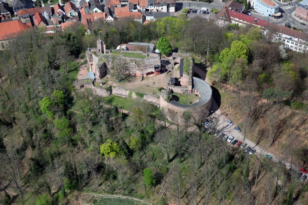 Aerial image Landstuhl - The medieval castle Nanstein at Landstuhl in the western Palatinate was built in 1160 by Emperor Barbarossa. Its present reputation comes from a later owner, the rebellious German knight Franz von Sickingen