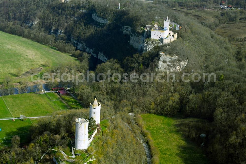 Aerial photograph Bad Kösen - Castle of the fortress Rudelsburg Am Burgberg overlooking the Burg Saaleck in Bad Koesen in the state Saxony-Anhalt, Germany