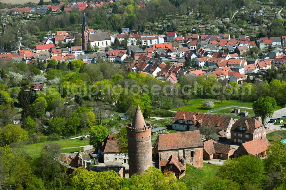 Aerial photograph Burg Stargard - Castle of the fortress Burg Stargard on Burgberg hill in Burg Stargard in the state of Mecklenburg - Western Pomerania. The premises consist of 11 buildings with the large castle keep