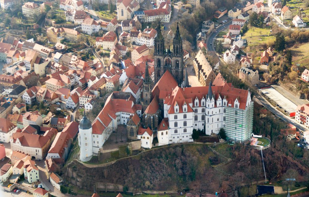 Aerial photograph Meißen - Castle of Schloss Albrechtsburg on Domplatz in Meissen in the state Saxony
