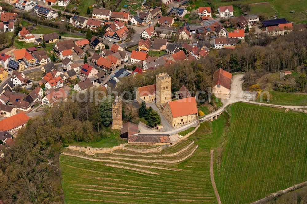 Brackenheim from the bird's eye view: Castle of Burg Neipperg in Brackenheim in the state Baden-Wuerttemberg, Germany