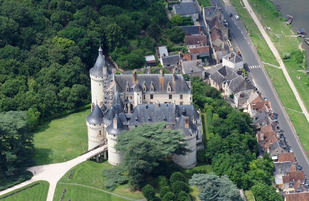 Chaumont-sur-Loire from the bird's eye view: Castle of Schloss Chaumont in Chaumont-sur-Loire in Centre-Val de Loire, France