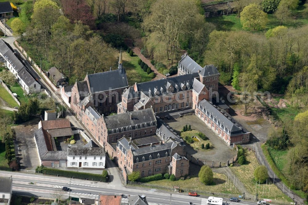 Aerial photograph Lessines - Castle of Schloss on Chaussee Victor Lampe in Lessines in Region wallonne, Belgium