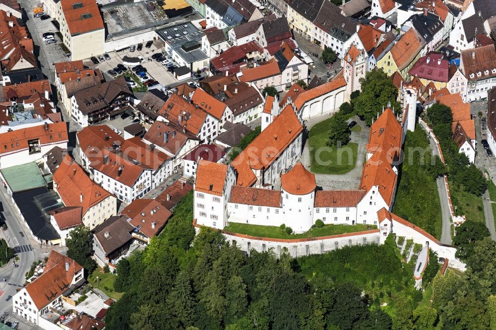 Aerial photograph Füssen - Castle of Schloss Hohes Schloss Fuessen in Fuessen in the state Bavaria, Germany
