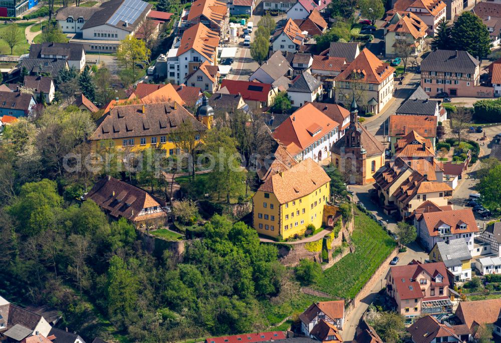 Aerial photograph Mahlberg - Castle of Schloss in Innenstadtkern in Mahlberg in the state Baden-Wuerttemberg, Germany