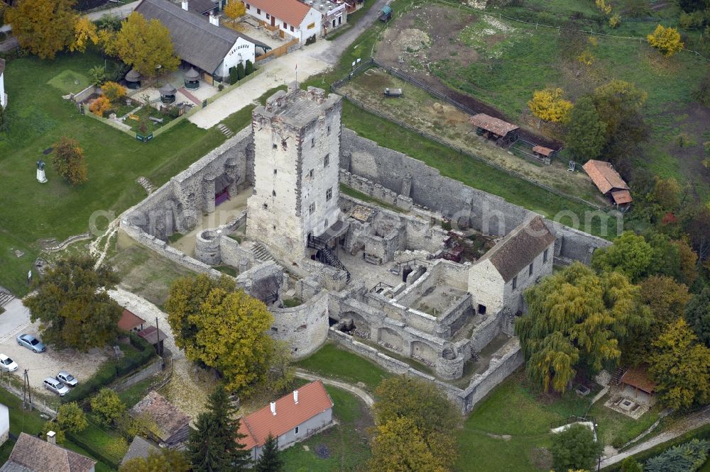 Nagyvazsony from the bird's eye view: Castle of Kinizsi Castle in Nagyvazsony in Wesprim, Hungary