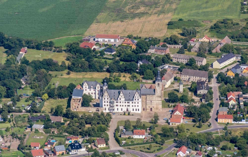Leitzkau from the bird's eye view: Castle of in Leitzkau in the state Saxony-Anhalt, Germany
