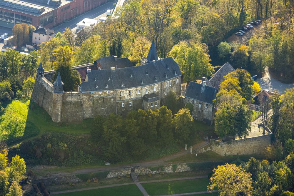 Hagen from above - Castle of on street Alter Schlossweg in the district Hohenlimburg in Hagen in the state North Rhine-Westphalia, Germany