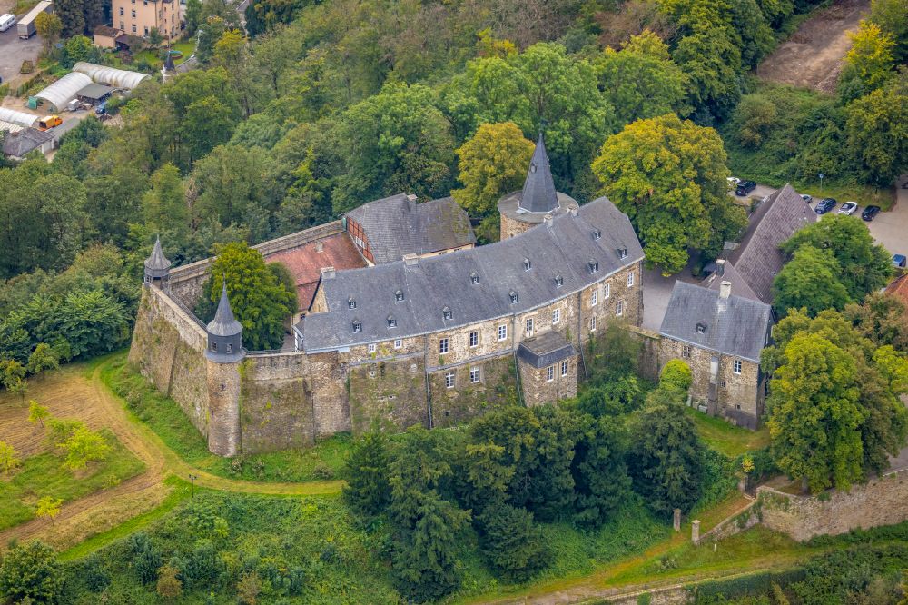 Hagen from above - Castle of on street Alter Schlossweg in the district Hohenlimburg in Hagen in the state North Rhine-Westphalia, Germany