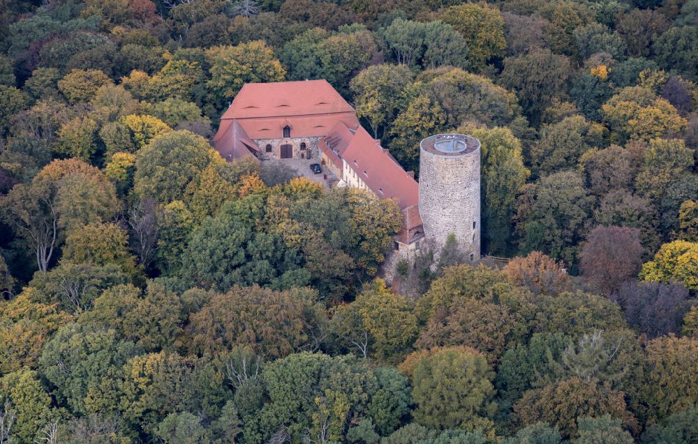 Aerial photograph Rabenstein/Fläming - Castle of Schloss in the district Raben in Rabenstein/Flaeming in the state Brandenburg, Germany