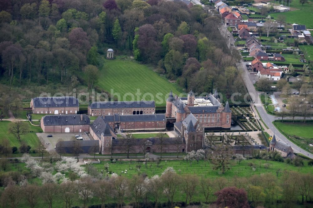 Aerial photograph Bilzen - Castle of Schloss Schloss Alden Biesen Kasteelstraat in Bilzen in Vlaan deren, Belgium