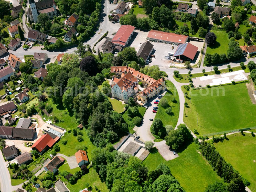 Aerial photograph Erolzheim - Castle of Schloss Erolzheim on street Schlossstrasse in Erolzheim in the state Baden-Wuerttemberg, Germany