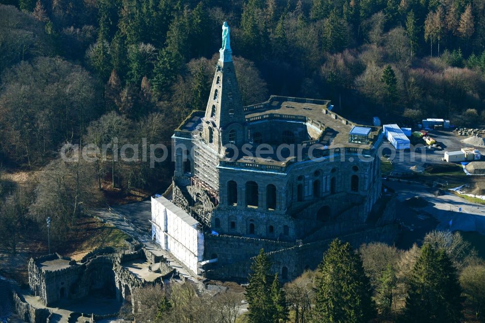 Aerial photograph Kassel - Castle of with Herkules on Schlosspark in the district Bad Wilhelmshoehe in Kassel in the state Hesse, Germany