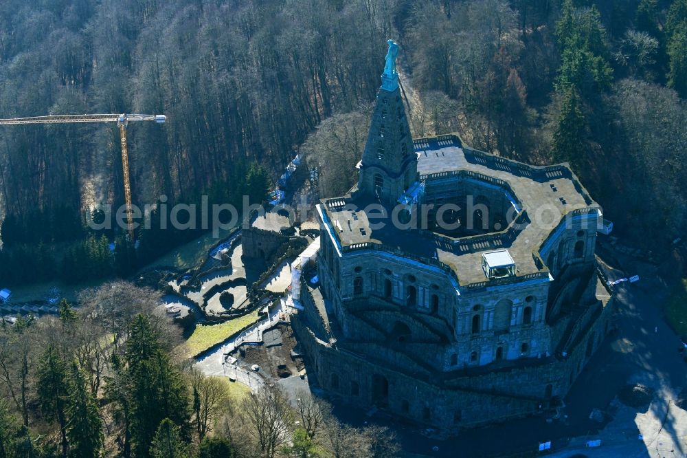 Kassel from the bird's eye view: Castle of with Herkules on Schlosspark in the district Bad Wilhelmshoehe in Kassel in the state Hesse, Germany