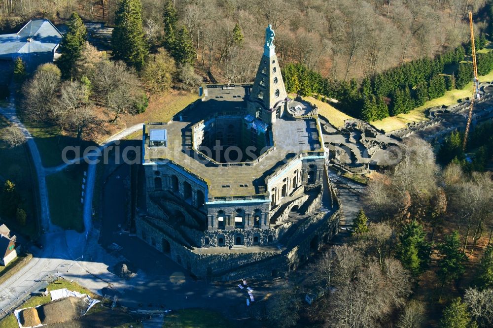 Aerial photograph Kassel - Castle of with Herkules on Schlosspark in the district Bad Wilhelmshoehe in Kassel in the state Hesse, Germany