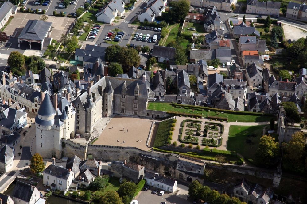 Langeais from the bird's eye view: Castle of Schloss Chateau Langeais in Langeais in Centre-Val de Loire, France. The remains of the Donjon, one of the first to be built in stone, still stand from the original fortress