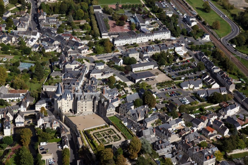 Aerial photograph Langeais - Castle of Schloss Chateau Langeais in Langeais in Centre-Val de Loire, France. The remains of the Donjon, one of the first to be built in stone, still stand from the original fortress