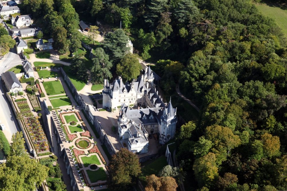 Rigny Usse from the bird's eye view: Castle Chateau d' Usse in Rigny Usse in Centre-Val de Loire, France. The present castle dates back to a medieval castle, on the foundations of which a new plant was built and extended later. After further changes, Schloss Usse today presents itself as the epitome of a romantic fairytale castle. It is classified as a historic Monument