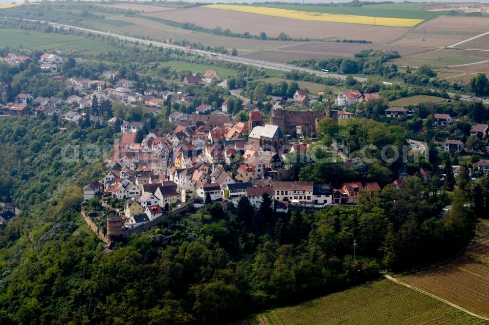 Aerial photograph Neuleiningen - Castle of the fortress Neuleiningen in Neuleiningen in the state Rhineland-Palatinate