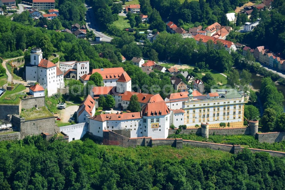 Passau from the bird's eye view: Castle of the fortress Oberhaus in Passau in the state Bavaria, Germany