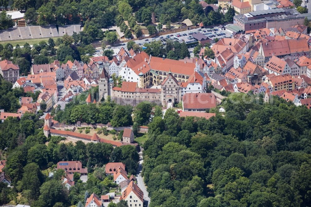 Landshut from the bird's eye view: Castle of the fortress Trausnitz in the district Trausnitz in Landshut in the state Bavaria, Germany
