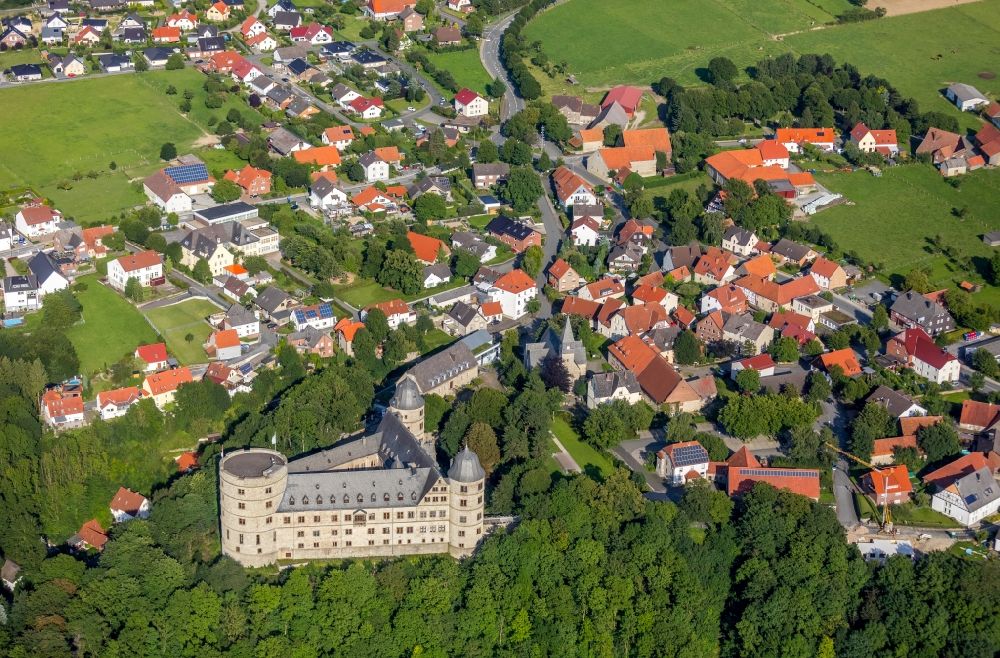 Büren from the bird's eye view: Castle of the fortress Wewelsburg on Burgwall in Bueren in the state North Rhine-Westphalia
