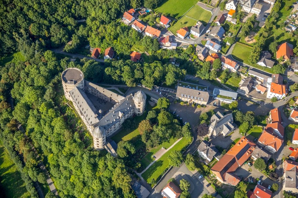 Büren from the bird's eye view: Castle of the fortress Wewelsburg on Burgwall in Bueren in the state North Rhine-Westphalia