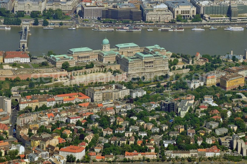 Aerial image Budapest - The Buda Castle on Castle Hill in the Castle District is the largest building in Hungary and the most famous buildings in the capital Budapest. It occupies the entire southern part of Castle Hill. The palast houses the Ludwig Museum of Contemporary Art, the National Gallery, the Museum of History and the National Széchenyi Library