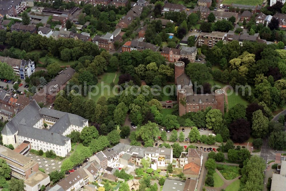 Aerial photograph Kempen - Castle ruins in the old town of Kempen in North Rhine-Westphalia