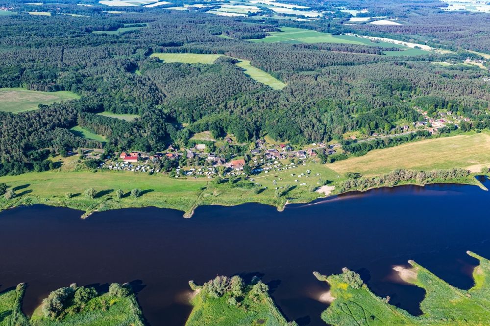 Aerial image Klein Kühren - Campsite with caravans and tents on the banks of the Elbe in Klein Kuehren in the state Lower Saxony, Germany